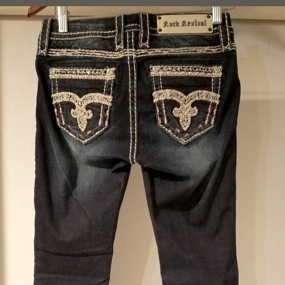 NWOT ROCK REVIVAL “URBAN RED” JEANS - Picture 1 of 11